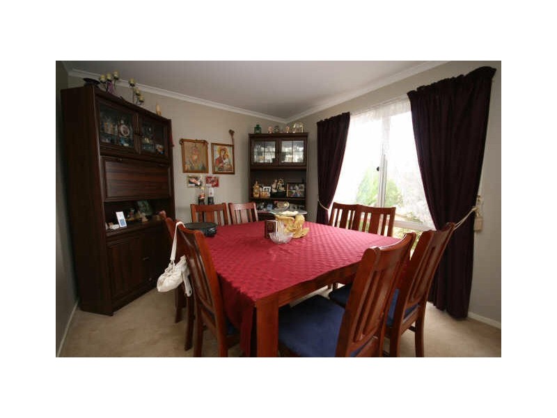 8 Swan Place, Queanbeyan NSW 2620