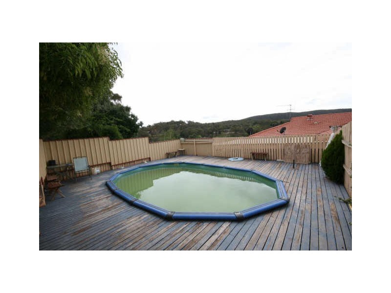 8 Swan Place, Queanbeyan NSW 2620