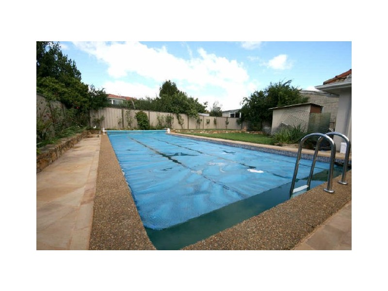 112 Uriarra Road, Queanbeyan NSW 2620