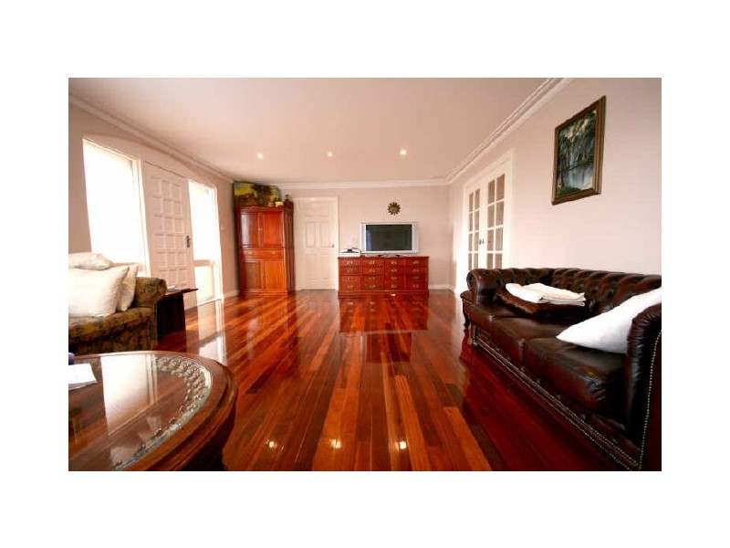 112 Uriarra Road, Queanbeyan NSW 2620