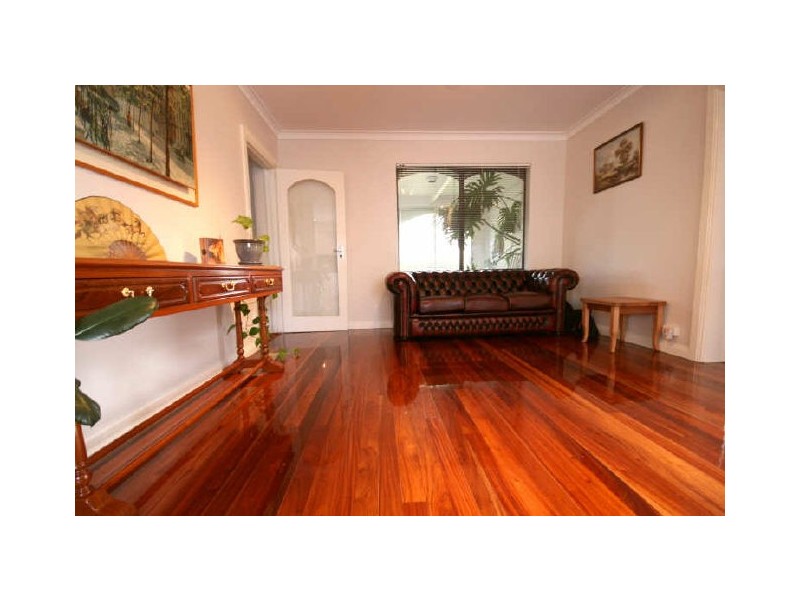 112 Uriarra Road, Queanbeyan NSW 2620