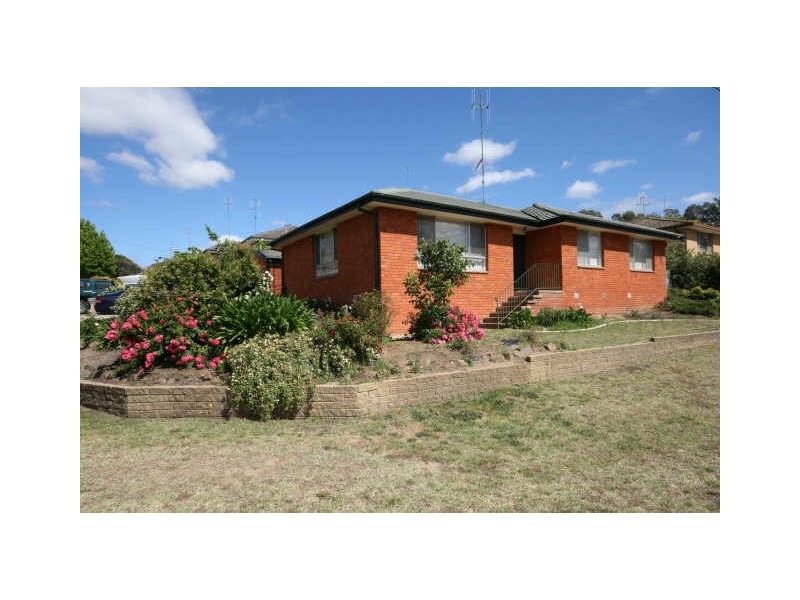 2 Cassinia Street, Queanbeyan NSW 2620