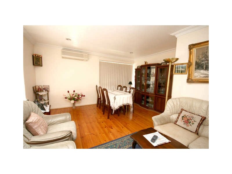 2 Cassinia Street, Queanbeyan NSW 2620