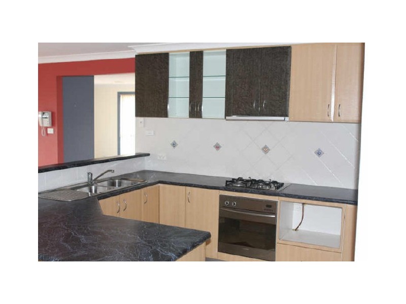 8 Colverwell Crescent, Jerrabomberra NSW 2619