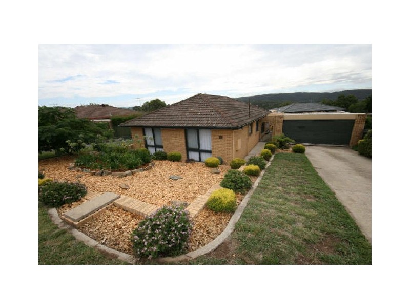 11 Hayley Crescent, Queanbeyan NSW 2620