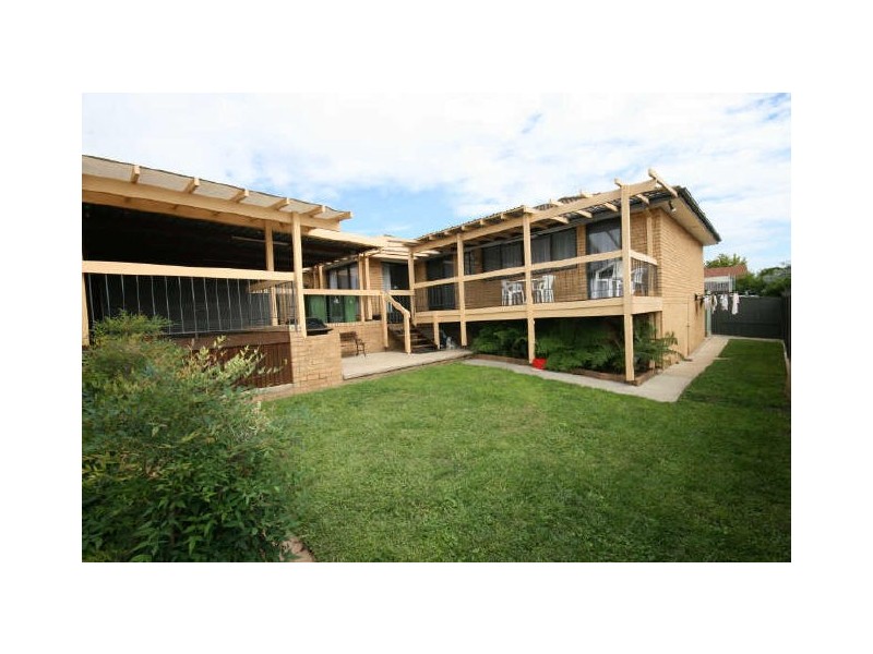 11 Hayley Crescent, Queanbeyan NSW 2620