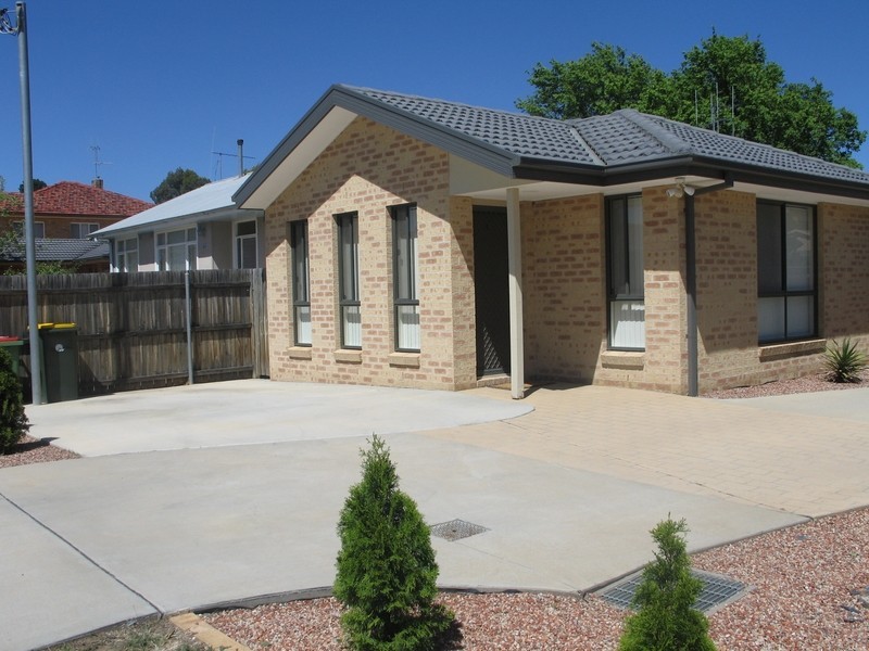 1/21 Stornaway Road, Queanbeyan NSW 2620