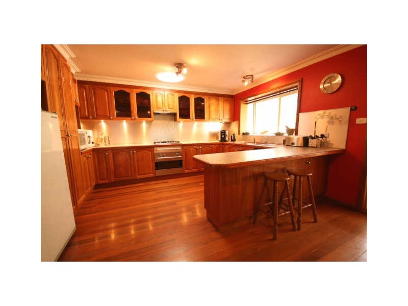66 Candlebark Road, Queanbeyan NSW 2620