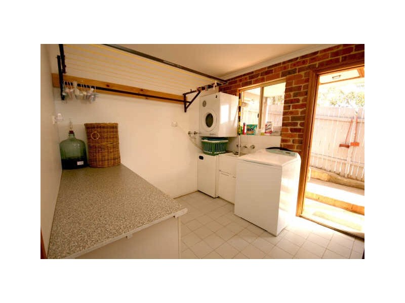 66 Candlebark Road, Queanbeyan NSW 2620