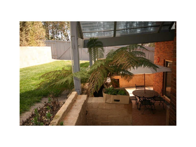 66 Candlebark Road, Queanbeyan NSW 2620