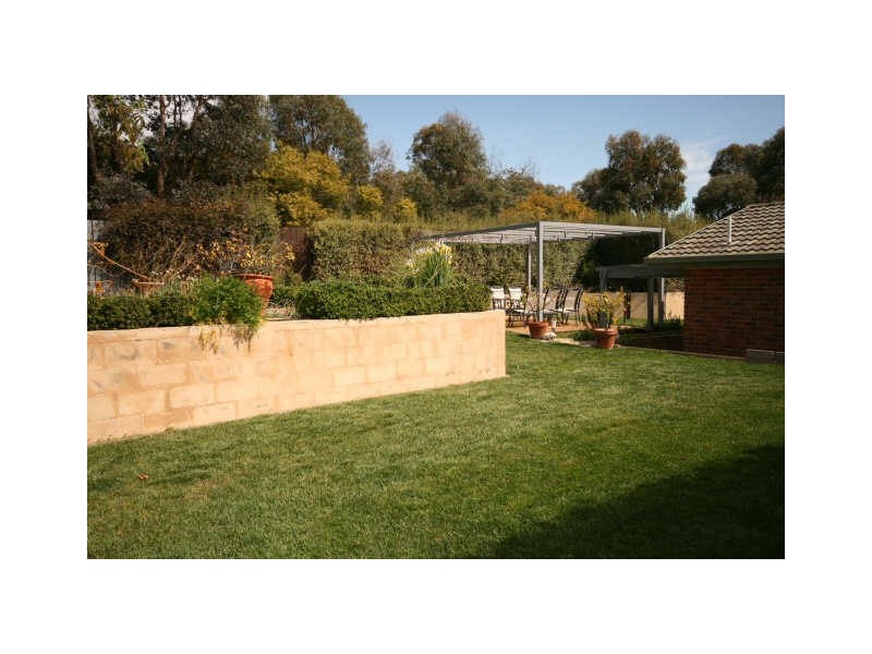 66 Candlebark Road, Queanbeyan NSW 2620