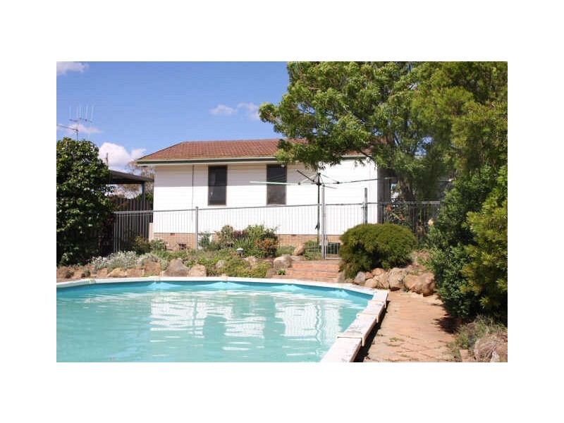 57 Ross Road, Queanbeyan NSW 2620
