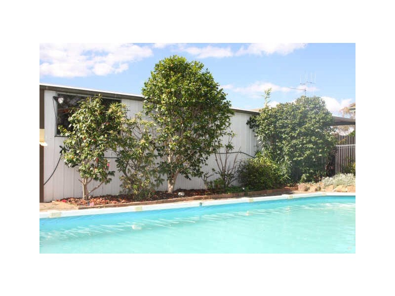 57 Ross Road, Queanbeyan NSW 2620