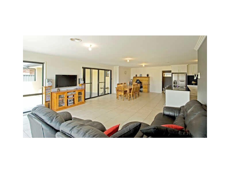 24 Westwood Circuit, Bungendore NSW 2621