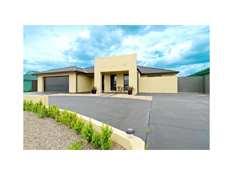 24 Westwood Circuit, Bungendore NSW 2621