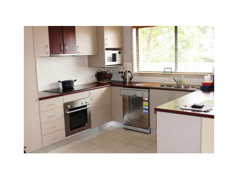 2/9 Parr Place, Queanbeyan NSW 2620