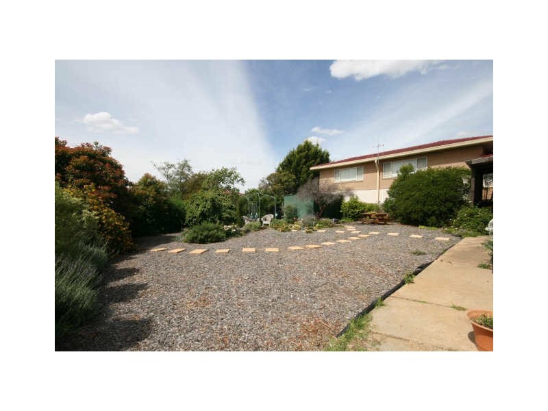 4 Leck Street, Queanbeyan NSW 2620