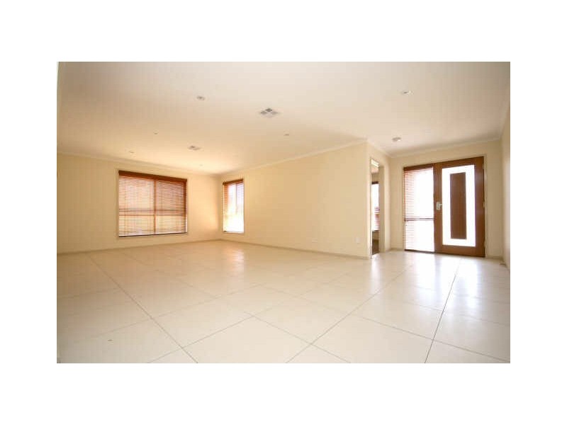 25 Tennyson Drive- Carwoola Gardens, Queanbeyan NSW 2620