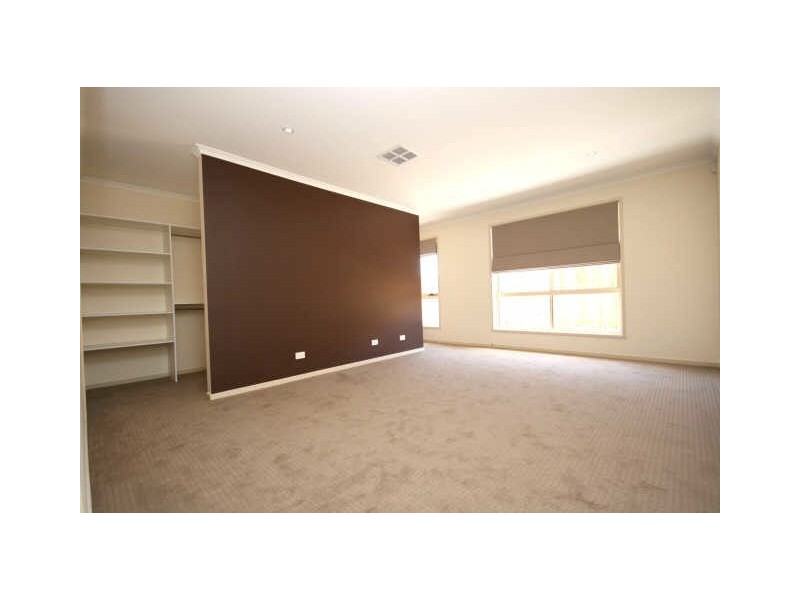 25 Tennyson Drive- Carwoola Gardens, Queanbeyan NSW 2620