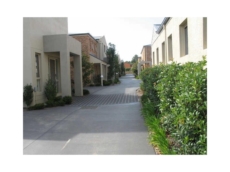 12/33 MacQuoid Street, Queanbeyan NSW 2620