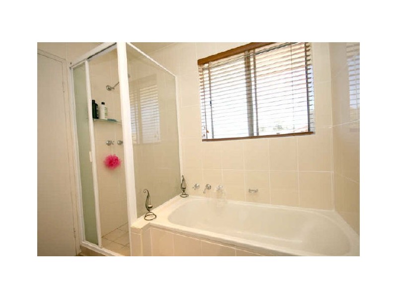 15/52 Trinculo Place, Queanbeyan NSW 2620