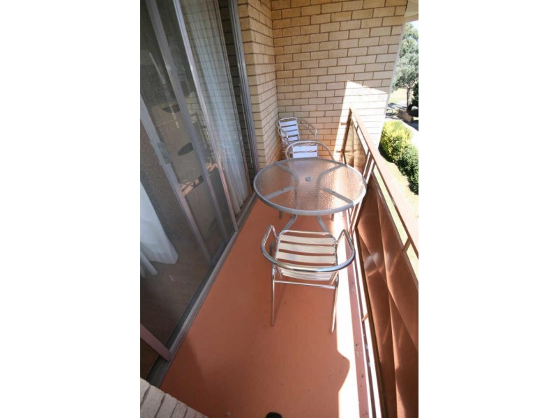 15/52 Trinculo Place, Queanbeyan NSW 2620