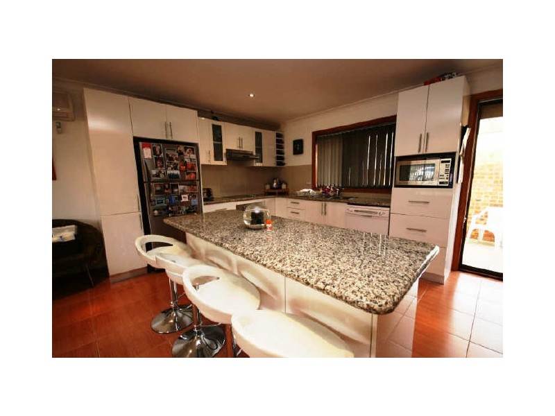 23 Crest Park Parade, Queanbeyan NSW 2620