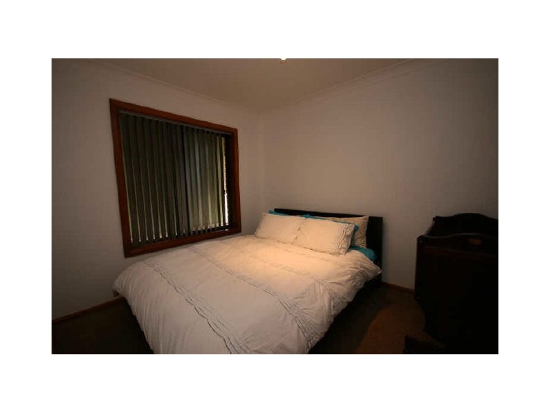 23 Crest Park Parade, Queanbeyan NSW 2620