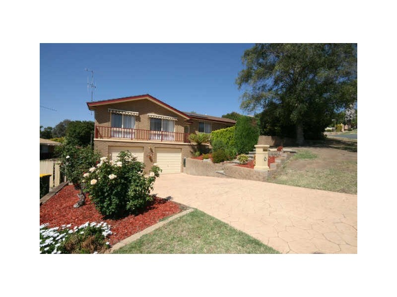 10 Elliot Street, Queanbeyan NSW 2620