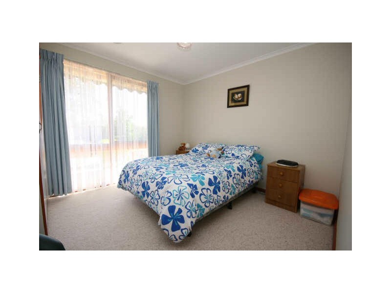 10 Elliot Street, Queanbeyan NSW 2620