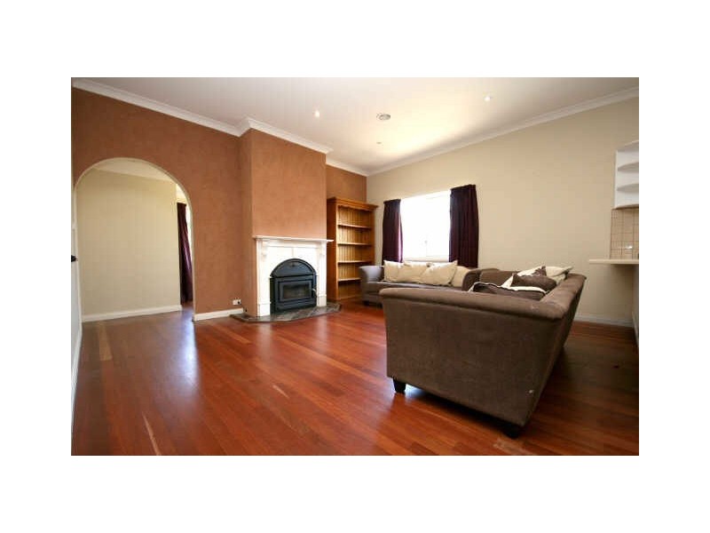 64 Ross Road, Queanbeyan NSW 2620