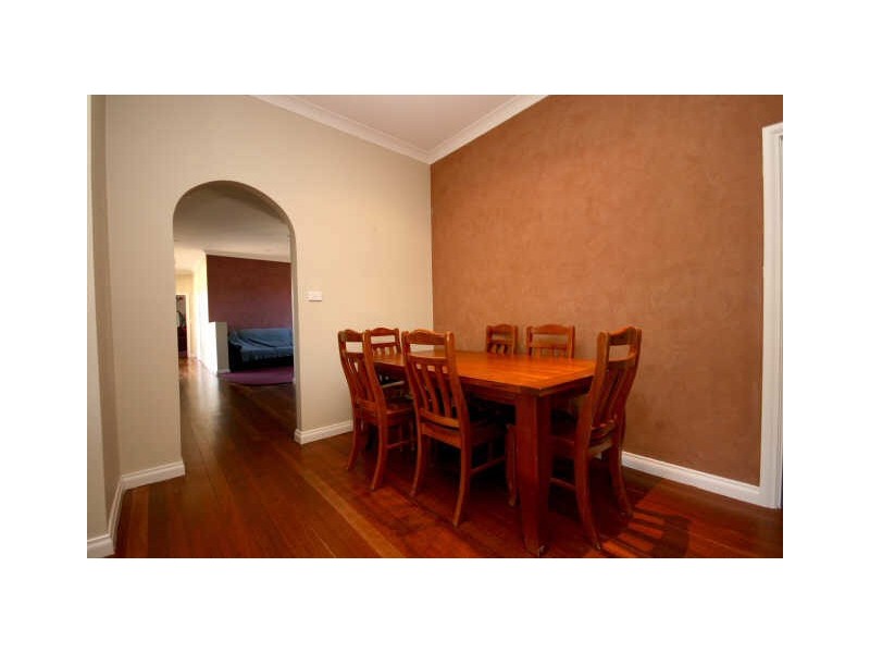 64 Ross Road, Queanbeyan NSW 2620