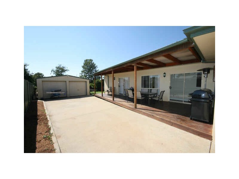 64 Ross Road, Queanbeyan NSW 2620