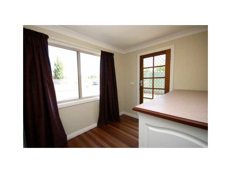 64 Ross Road, Queanbeyan NSW 2620