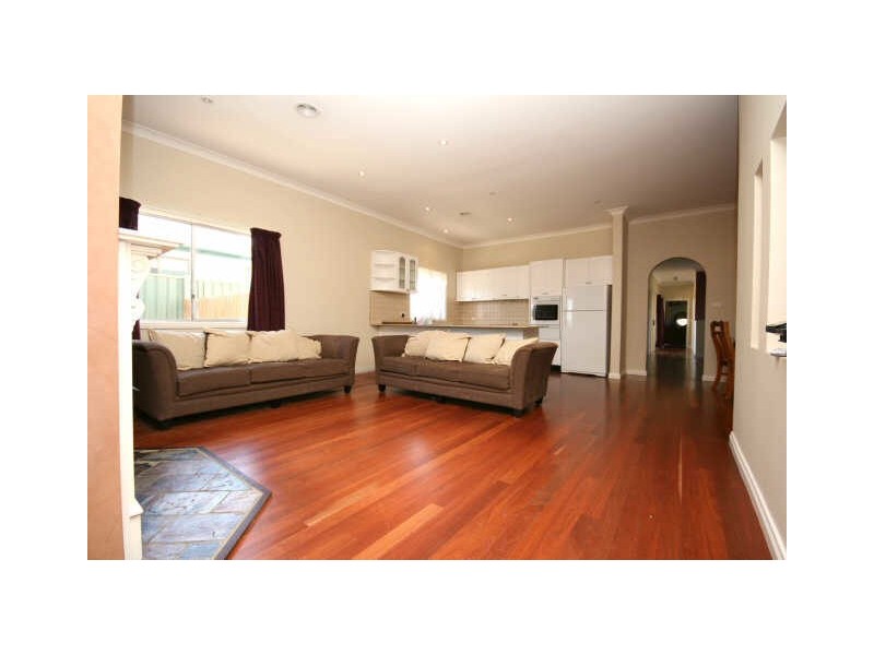 64 Ross Road, Queanbeyan NSW 2620