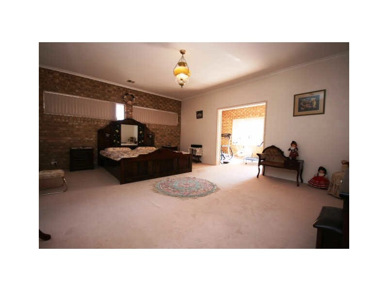 34 Taylor Place, Queanbeyan NSW 2620