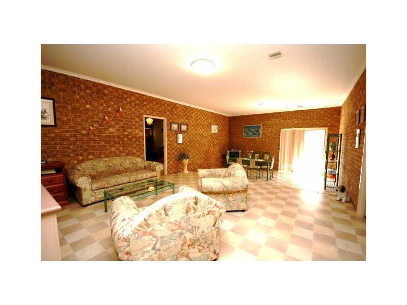 34 Taylor Place, Queanbeyan NSW 2620