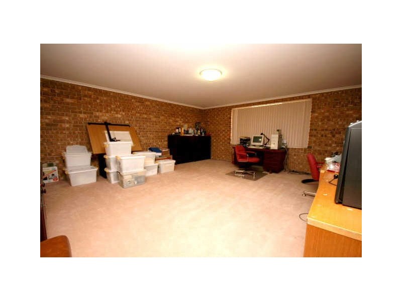 34 Taylor Place, Queanbeyan NSW 2620