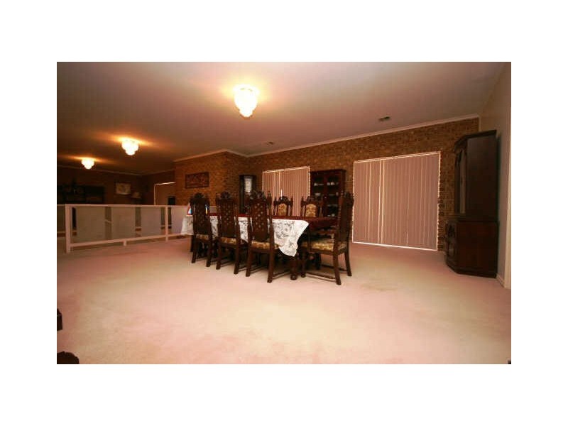 34 Taylor Place, Queanbeyan NSW 2620