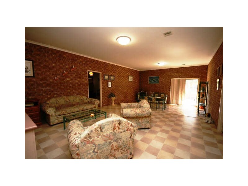 34 Taylor Place, Queanbeyan NSW 2620