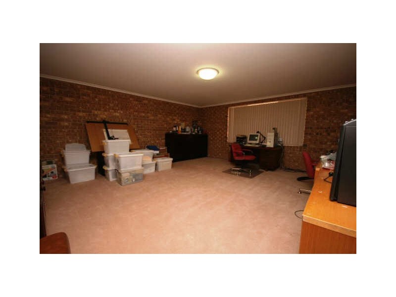 34 Taylor Place, Queanbeyan NSW 2620