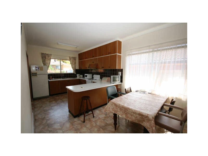 16 Candlebark Road, Queanbeyan NSW 2620