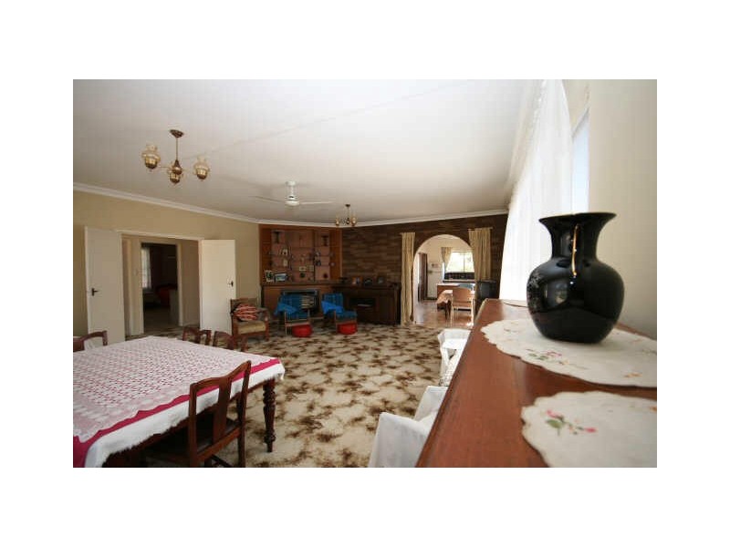 16 Candlebark Road, Queanbeyan NSW 2620