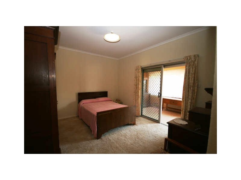 16 Candlebark Road, Queanbeyan NSW 2620