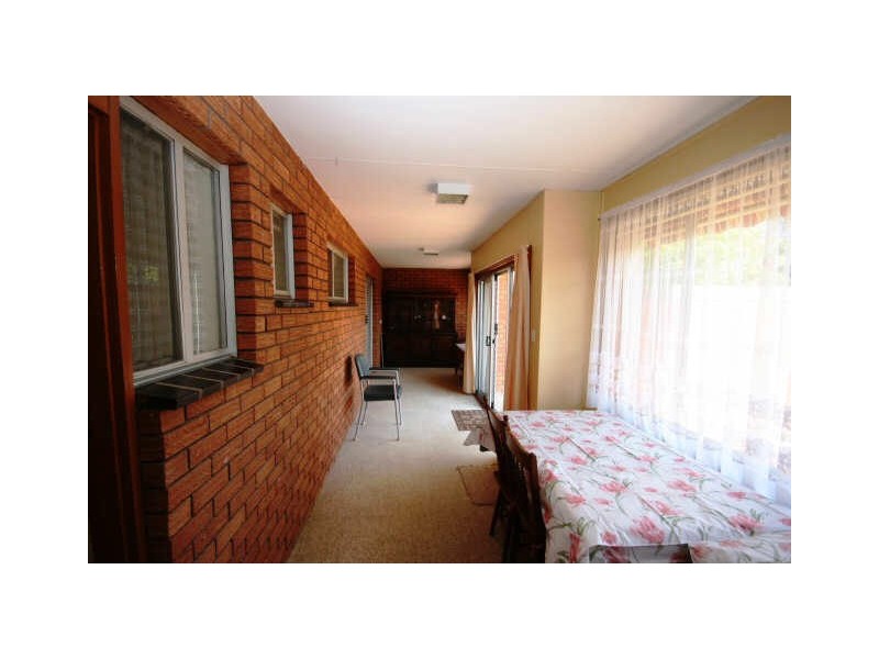 16 Candlebark Road, Queanbeyan NSW 2620