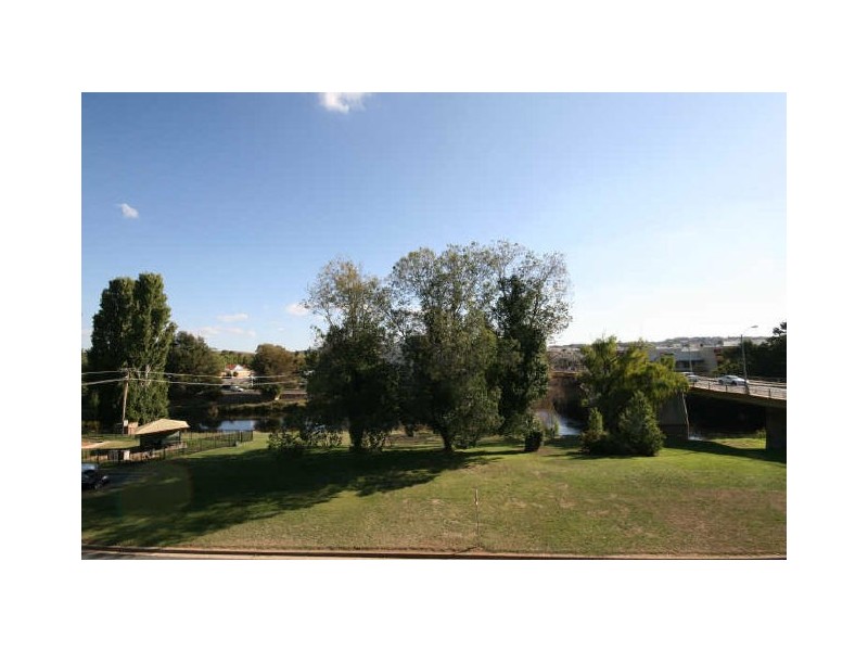 9/18 Trinculo Place, Queanbeyan NSW 2620