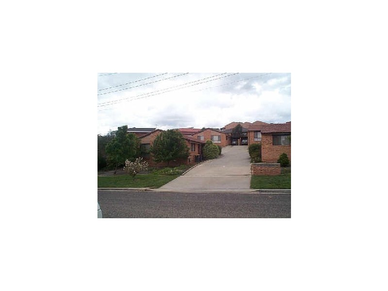 40-42 Crest Park Parade, Queanbeyan NSW 2620