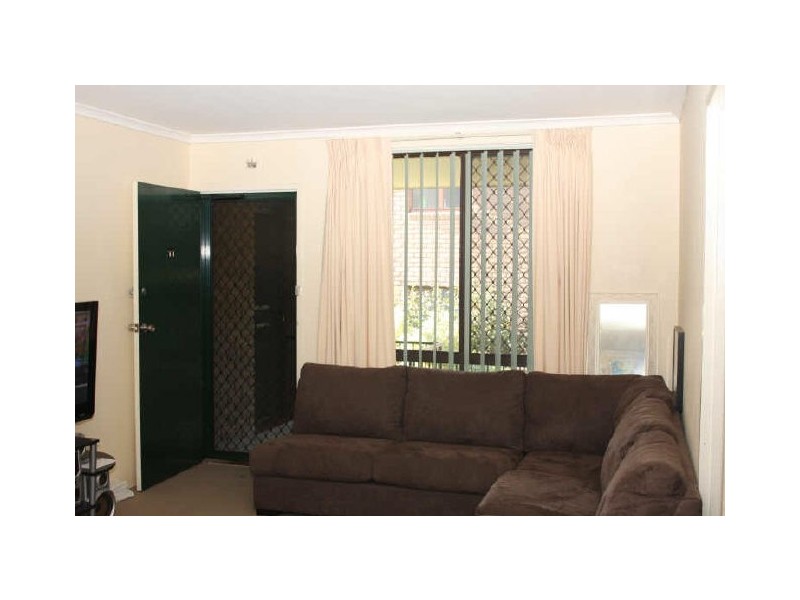 11/90 Collett Street, Queanbeyan NSW 2620
