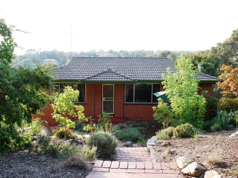 13 Monk Place, Queanbeyan NSW 2620