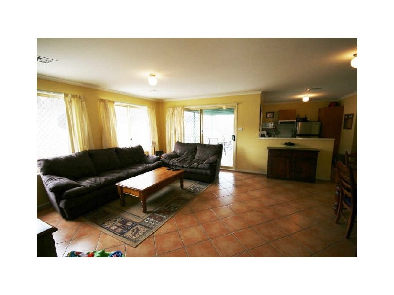 61 Thomas Royal Gardens, Queanbeyan NSW 2620